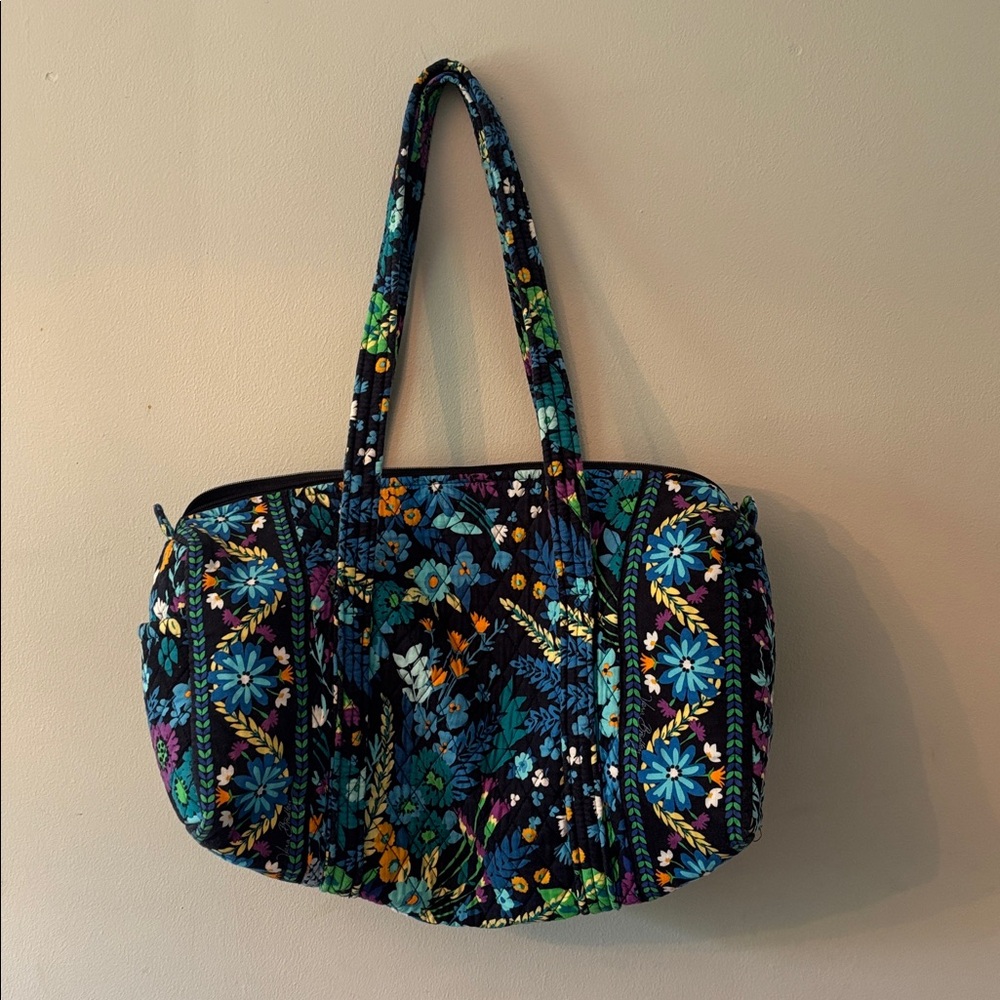 Vera Bradley - midnight blues duffel bag